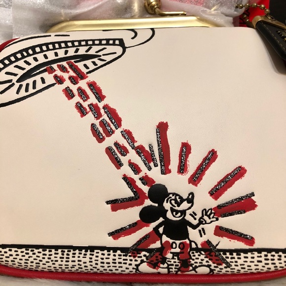 Disney Mickey Mouse X Keith Haring Kisslock - Picture 2 of 14